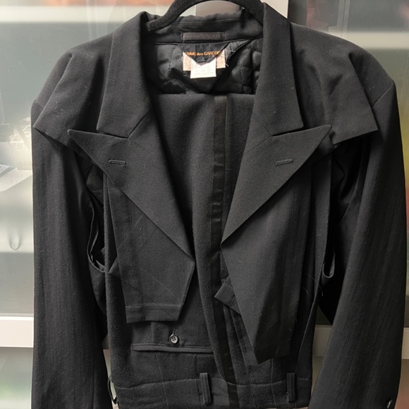 Deconstructed tuxedo by Comme Des Garçons - Picture 2 of 10